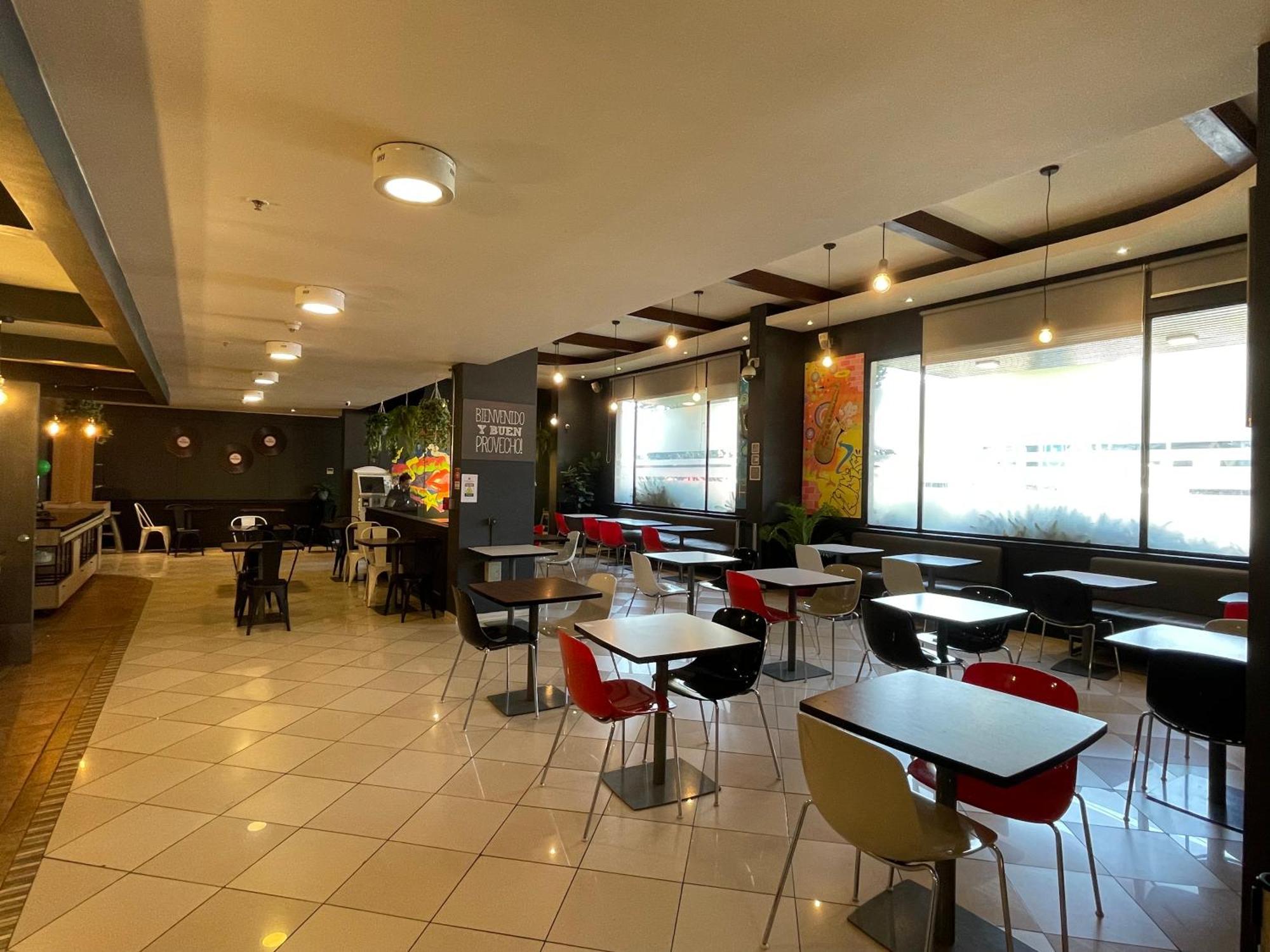 Ibis Santiago Estacion Central Exterior photo